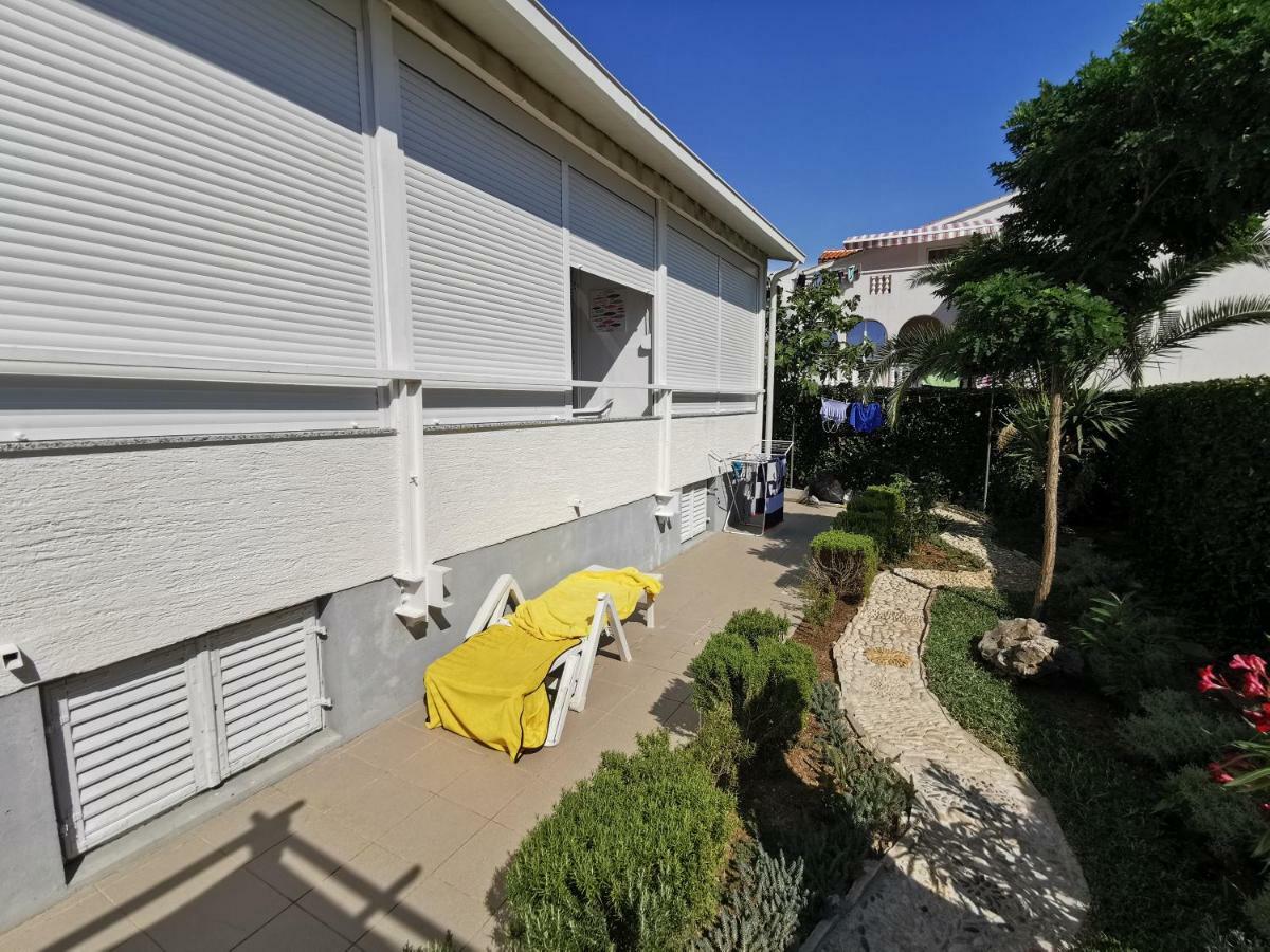Studio Apartman Marija Petrcane Exterior photo